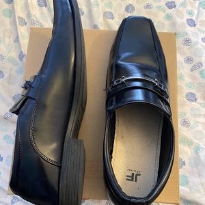 Dress shoes 👞
